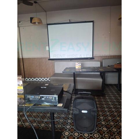 6 By 4 Projector screen for rent rent in 